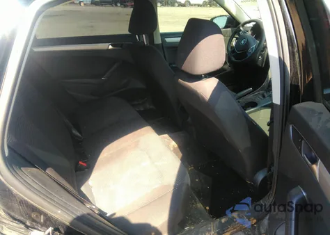 2016 Volkswagen Passat 1.8T S z USA, uszkodzony, nr VIN 1VWAS7A3XGC052774